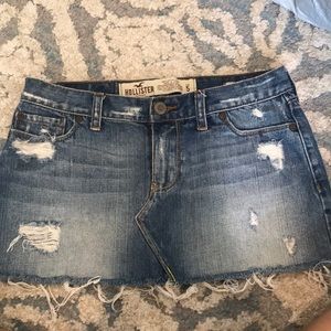 hollister mini skirt